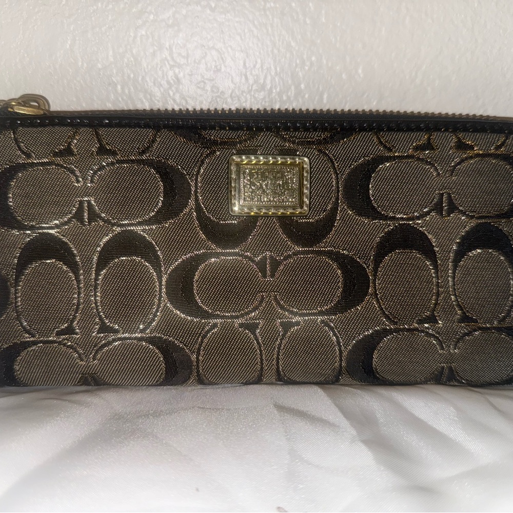 Coach Black and Brown Signature Shoulder Bag with Wallet - Picture 7 of 14